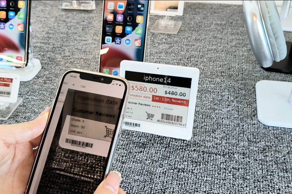 digital price tag in 3C shop