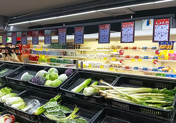 Digital Advertising Screen in Supermarket Chain