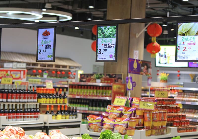 Digital Advertising Screen in Supermarket Chain
